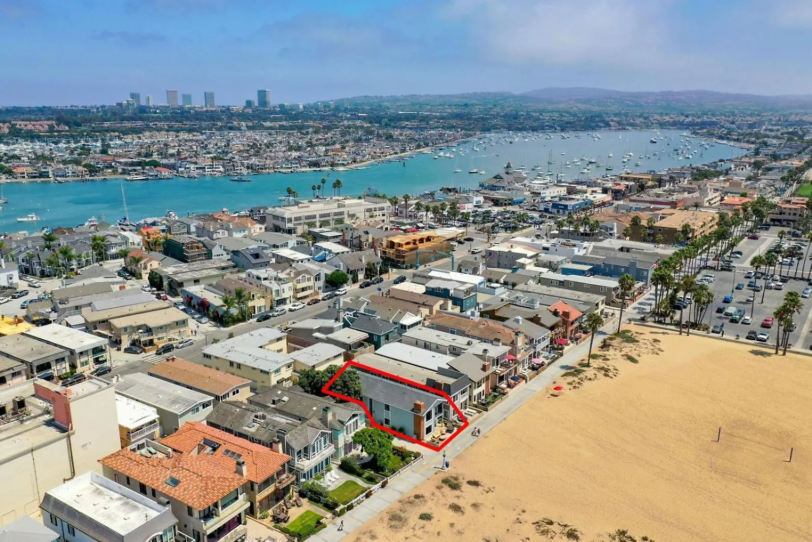 2 Homes Rented Together On The Oceanfront Newport Beach